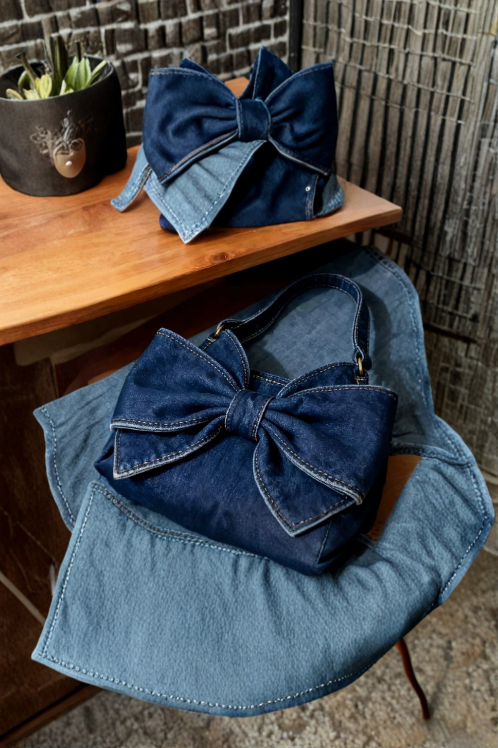Alice - Retro Bow Bag
