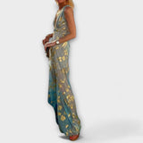 Elegant dress with V-neckline and sequin detail